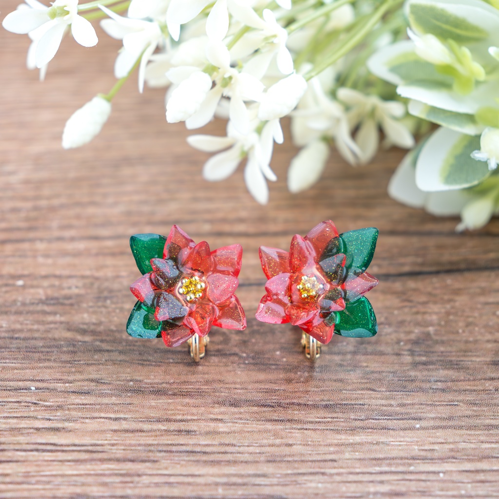 うる艶ポインセチアの耳飾り