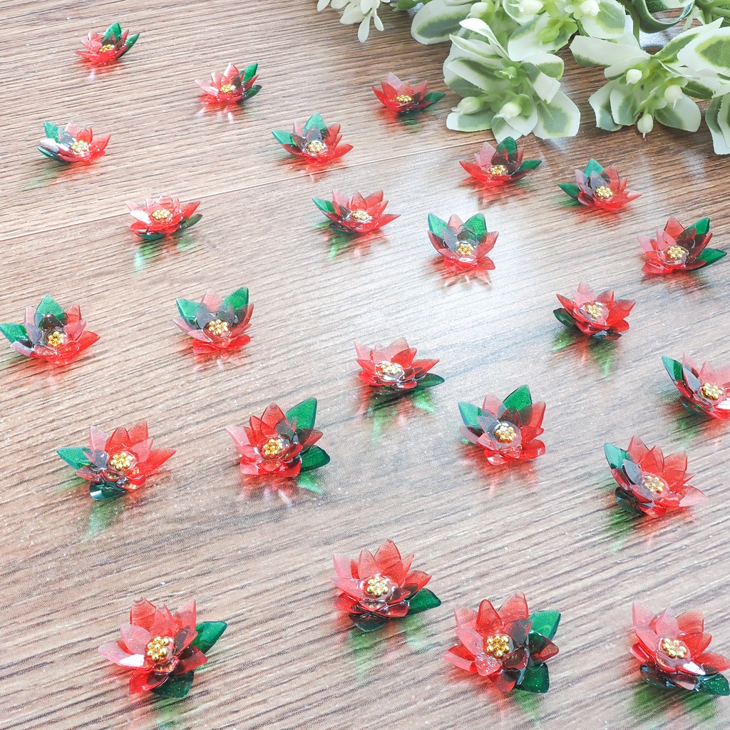 うる艶ポインセチアの耳飾り