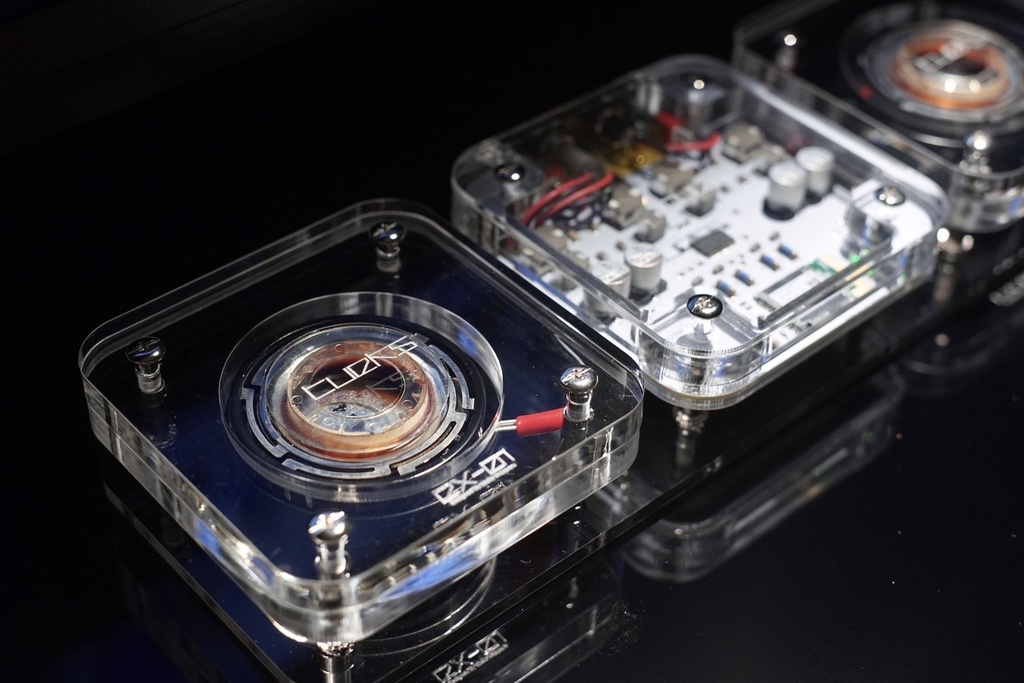 “ex-01proTTM”v2 True Transparent Speaker