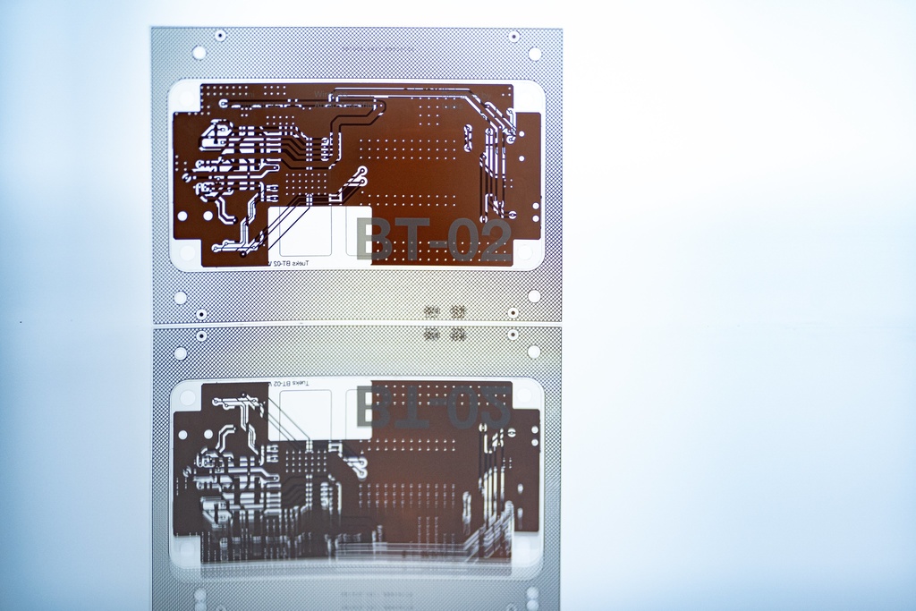 「BT-02 透明」【完売御礼】ワイヤレスヘッドホンアンプ