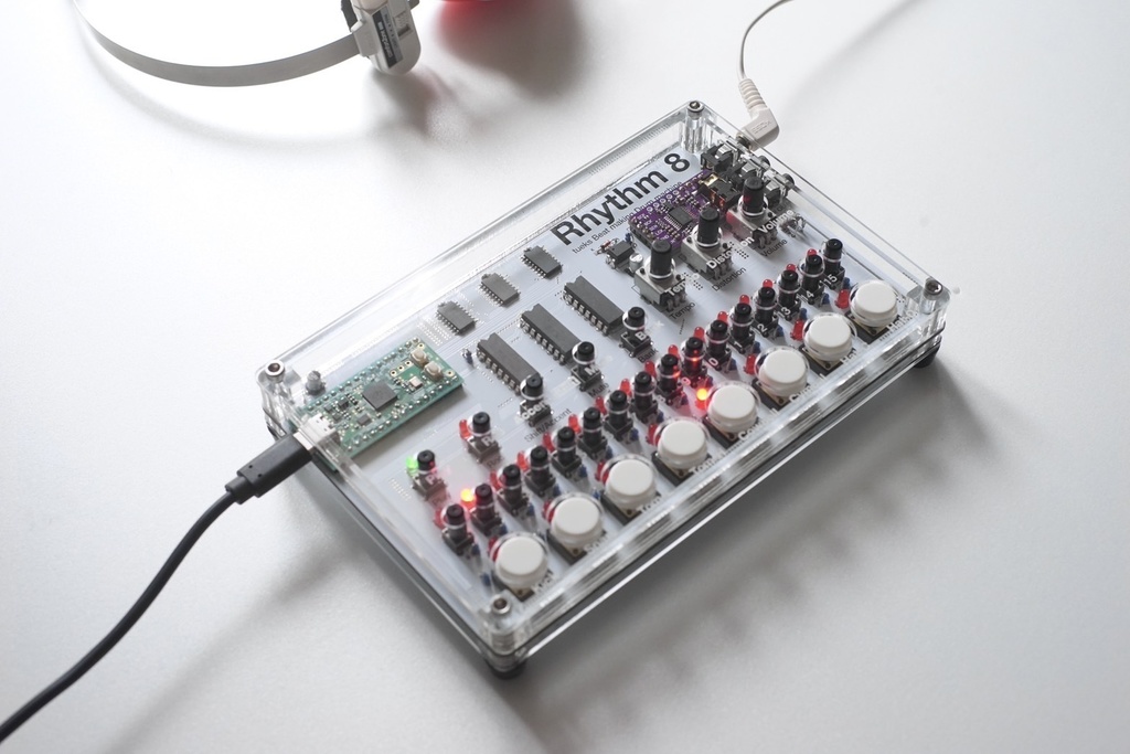 "Rhythm 8" ドラムマシン