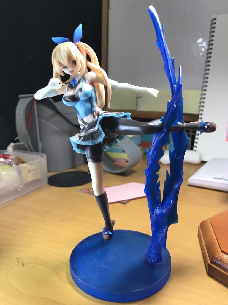 画面の中の 全ての「彼女」は マッハで手に触れられる