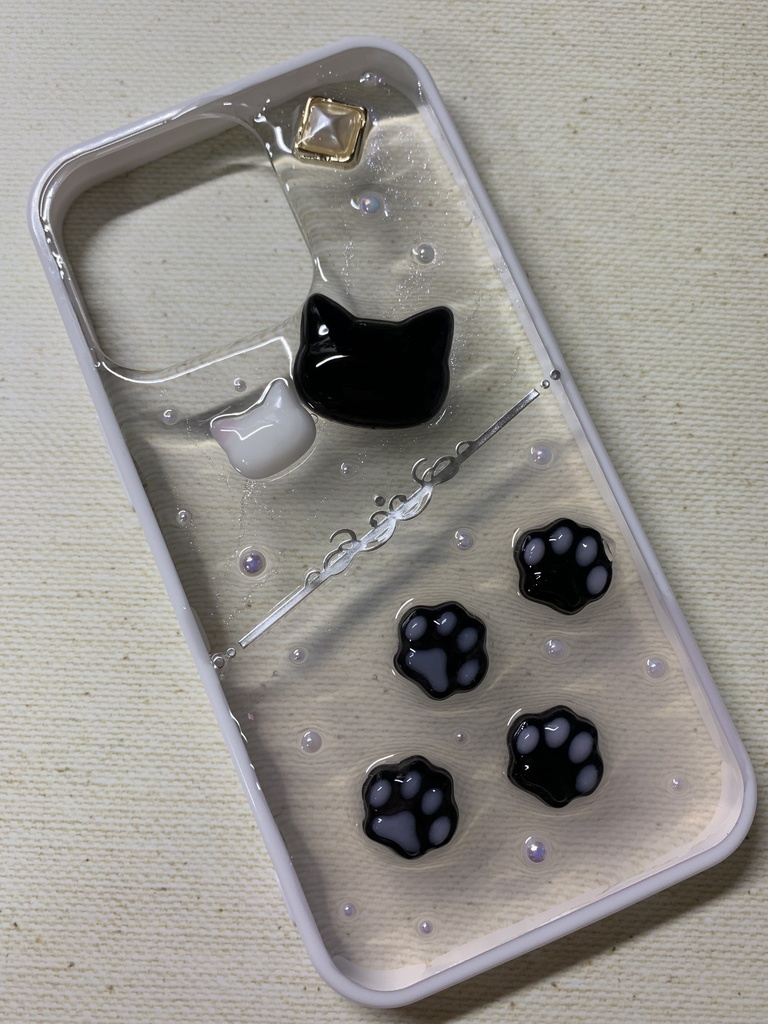 iPhone13/Proケース　猫