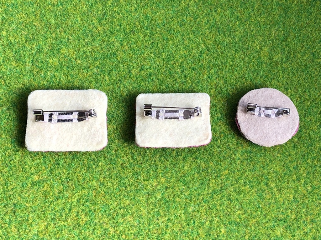 ウォンバット【ブローチ】さつまいもカラー