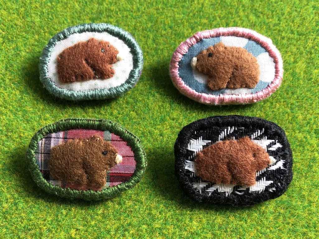 ウォンバット【ブローチ】楕円型