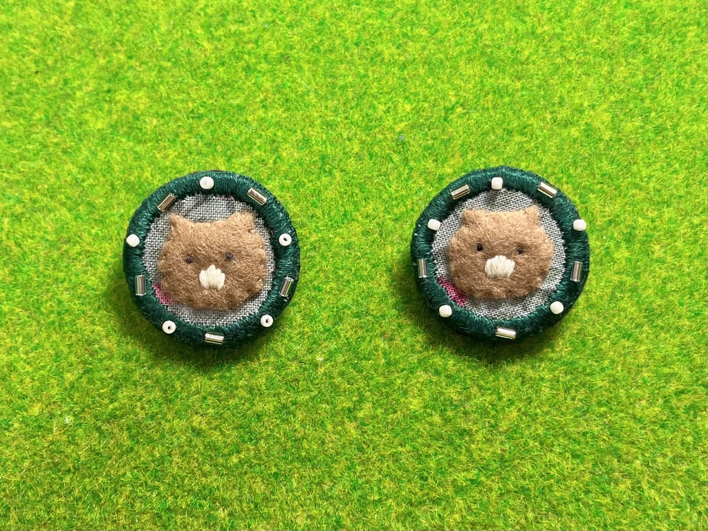 ウォンバット【クリスマスブローチ】セール価格