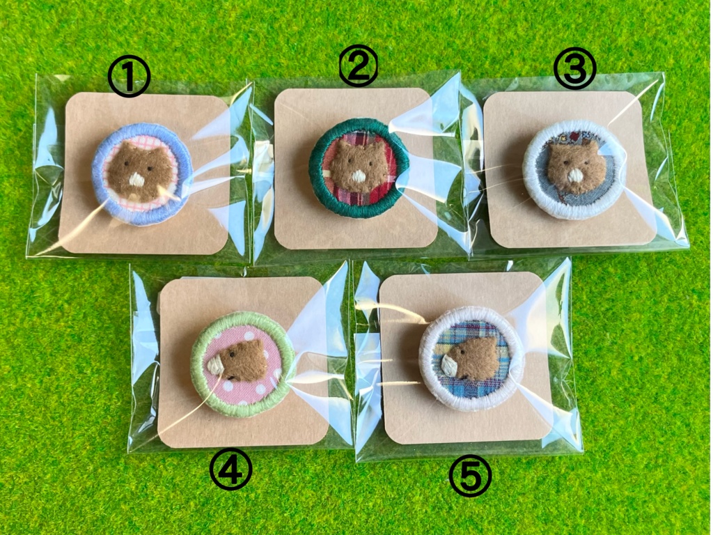 ウォンバット【ブローチ】丸型