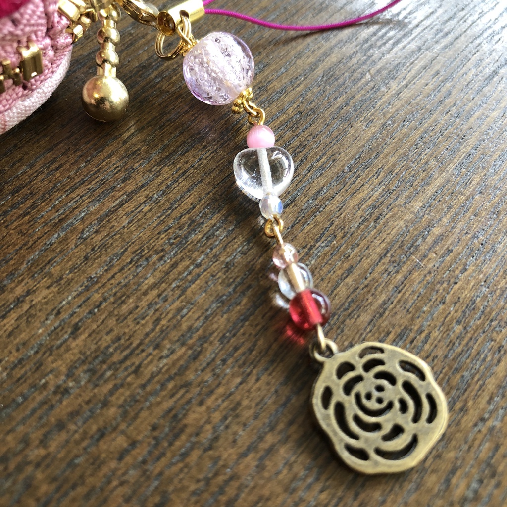 王冠とお菓子のマカロン