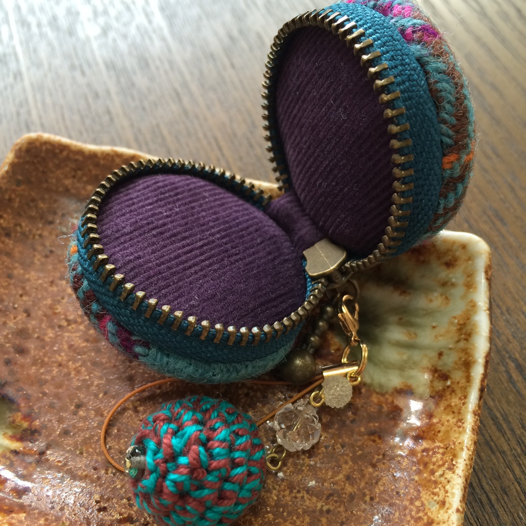 ハリスツイードの冬マカロン 【青】