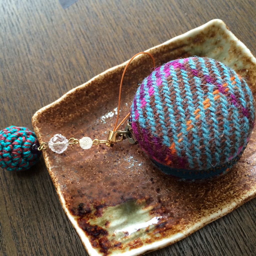 ハリスツイードの冬マカロン 【青】