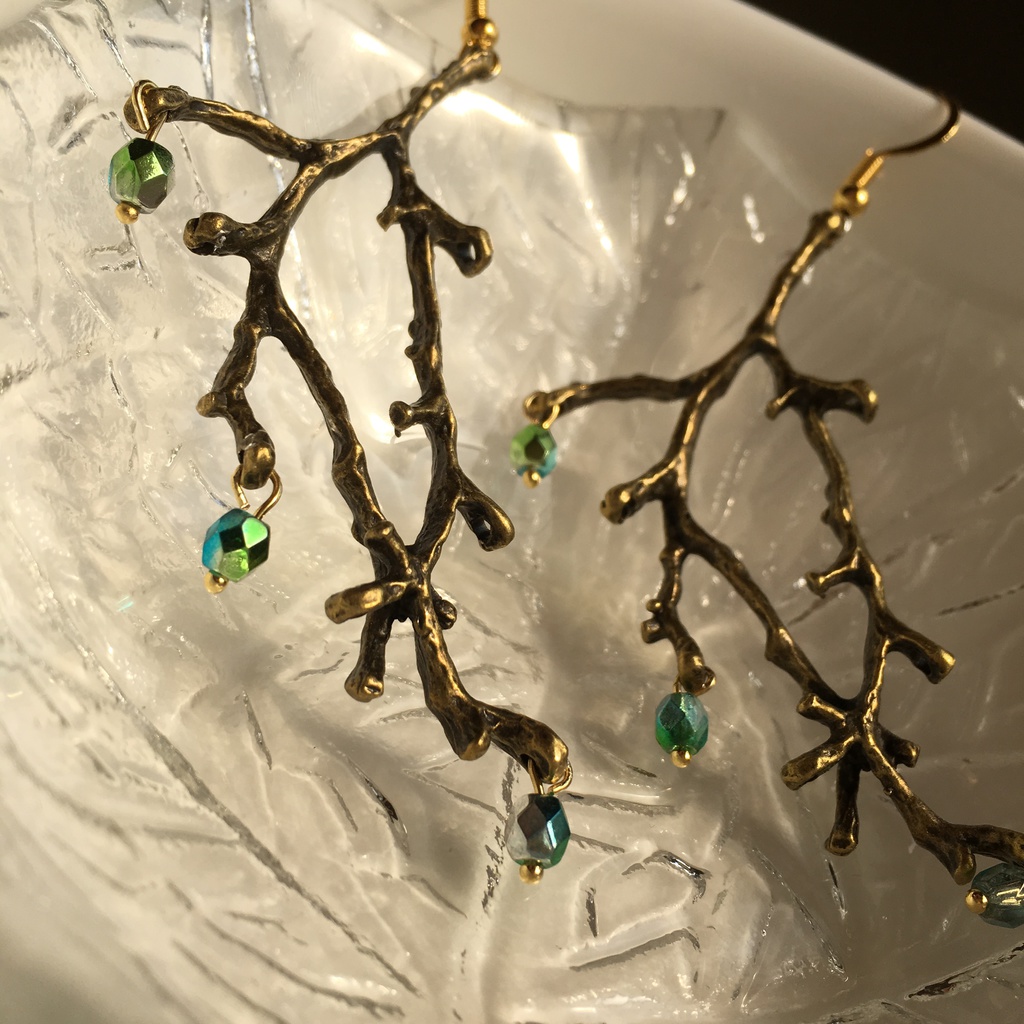 フォスのピアス 緒の浜