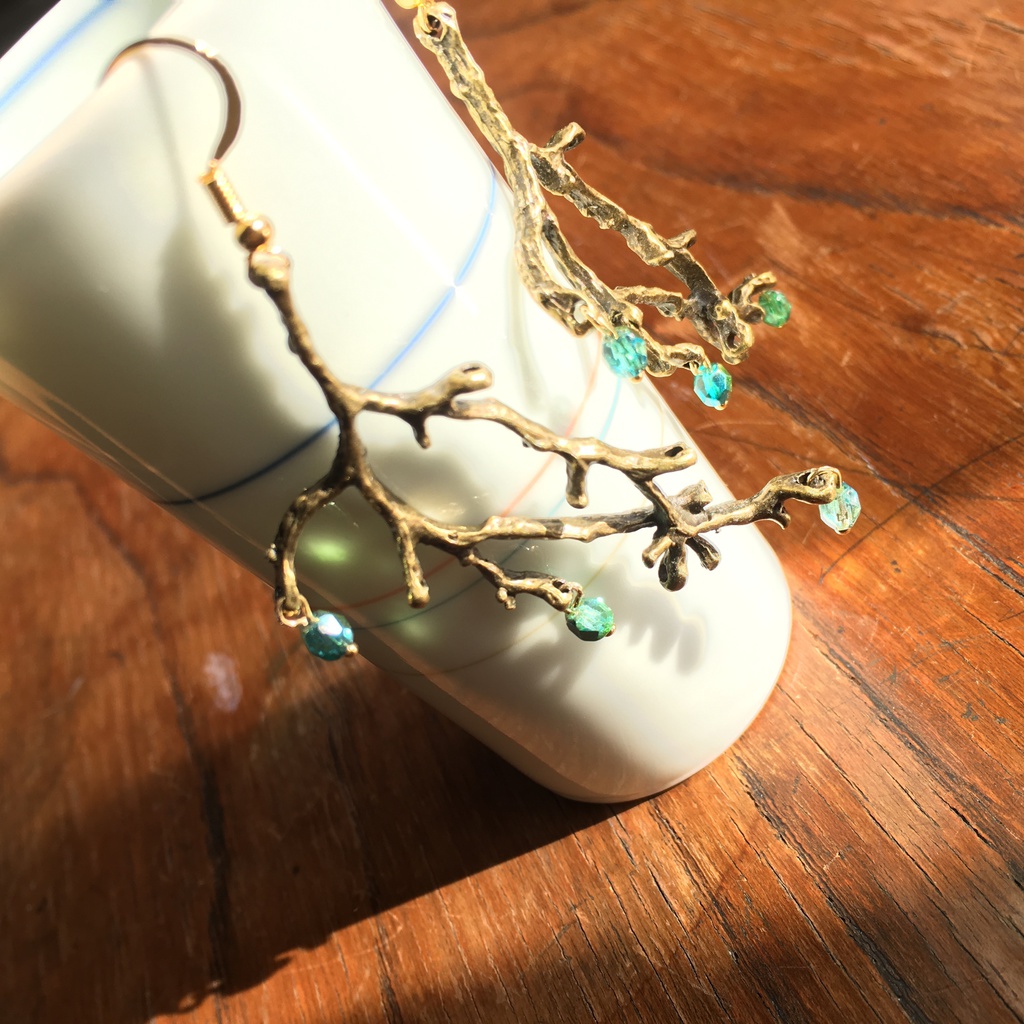 フォスのピアス 緒の浜