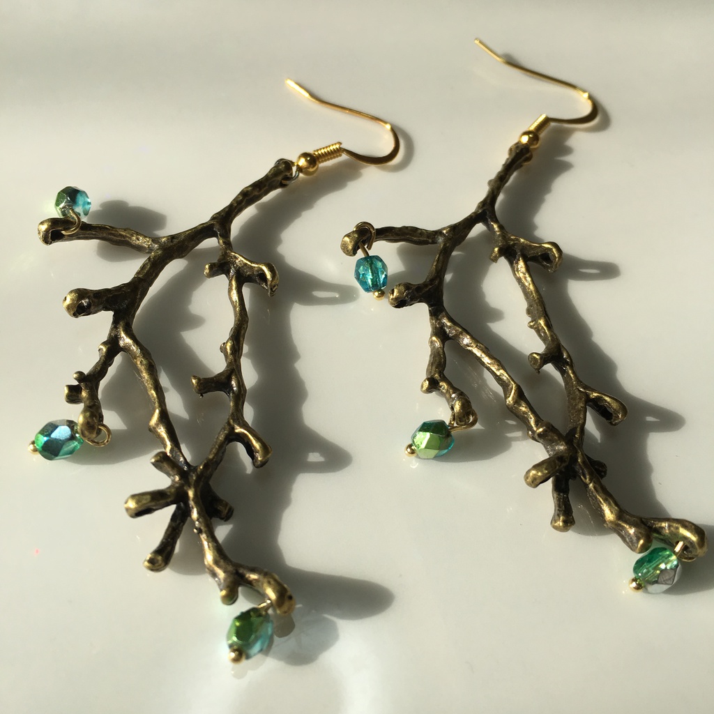 フォスのピアス 緒の浜