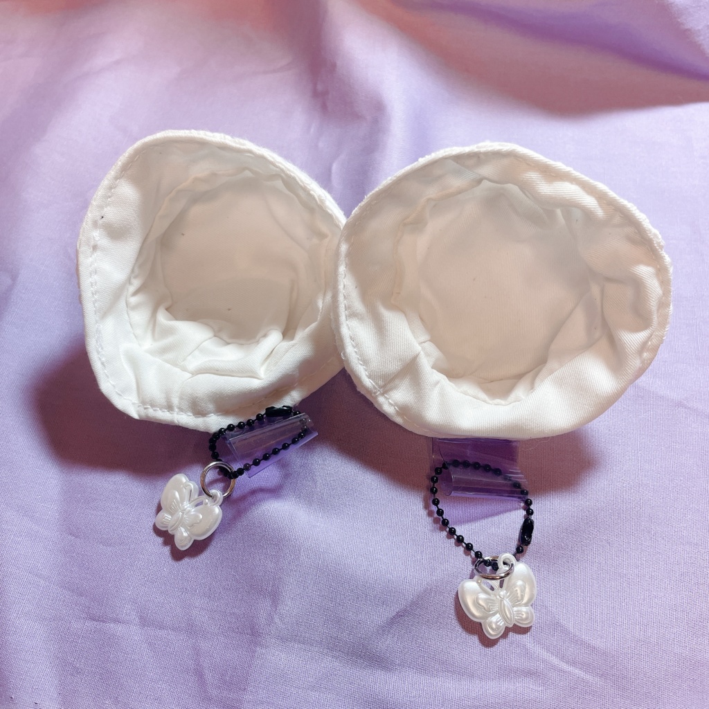 白いレース柄バケットハット(花の刺繍) 10cmぬい用 ※蝶のキーホルダー付