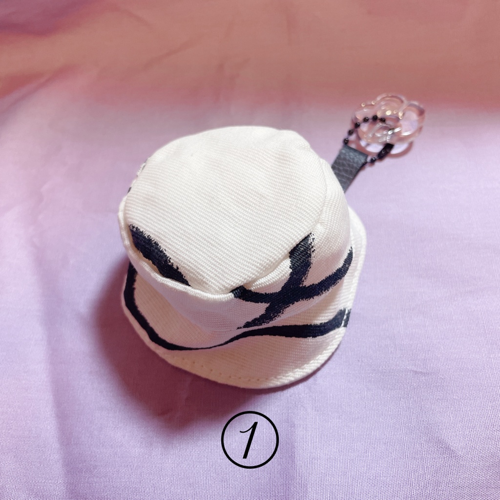 落書き柄バケットハット 10cmぬい用 ※花のキーホルダー付