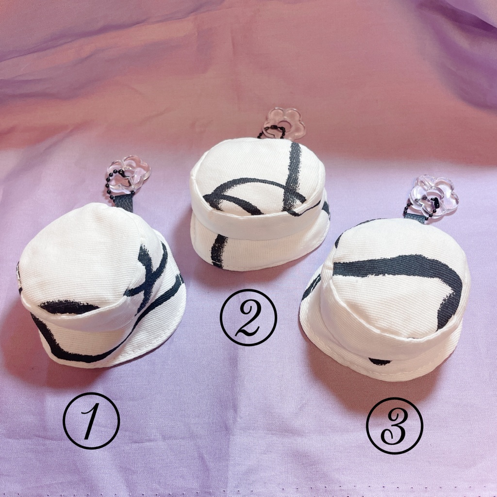 落書き柄バケットハット 10cmぬい用 ※花のキーホルダー付