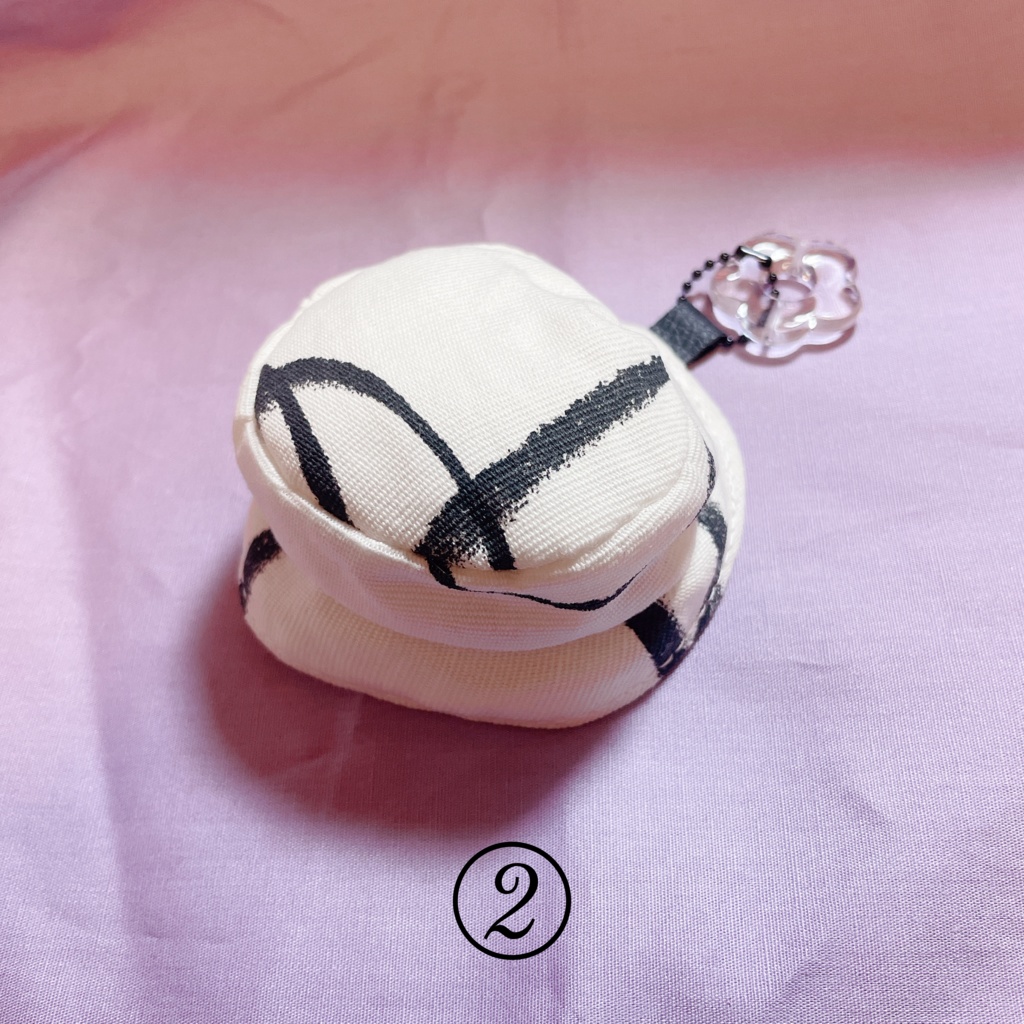 落書き柄バケットハット 10cmぬい用 ※花のキーホルダー付