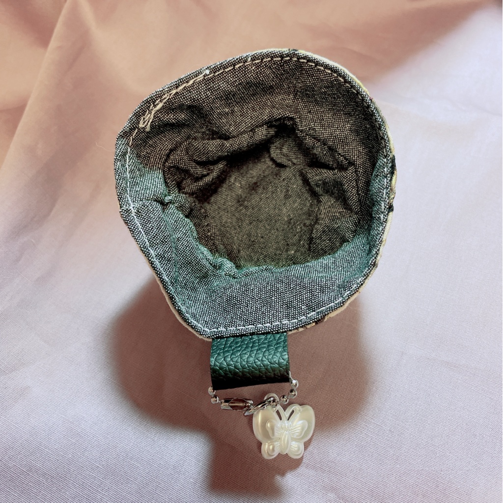 龍柄バケットハット 蝶のキーホルダー付 10cmぬい用