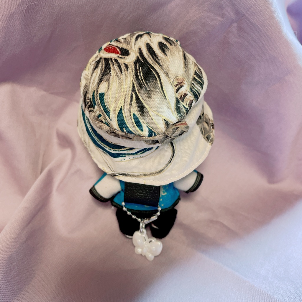 龍柄バケットハット 蝶のキーホルダー付 10cmぬい用