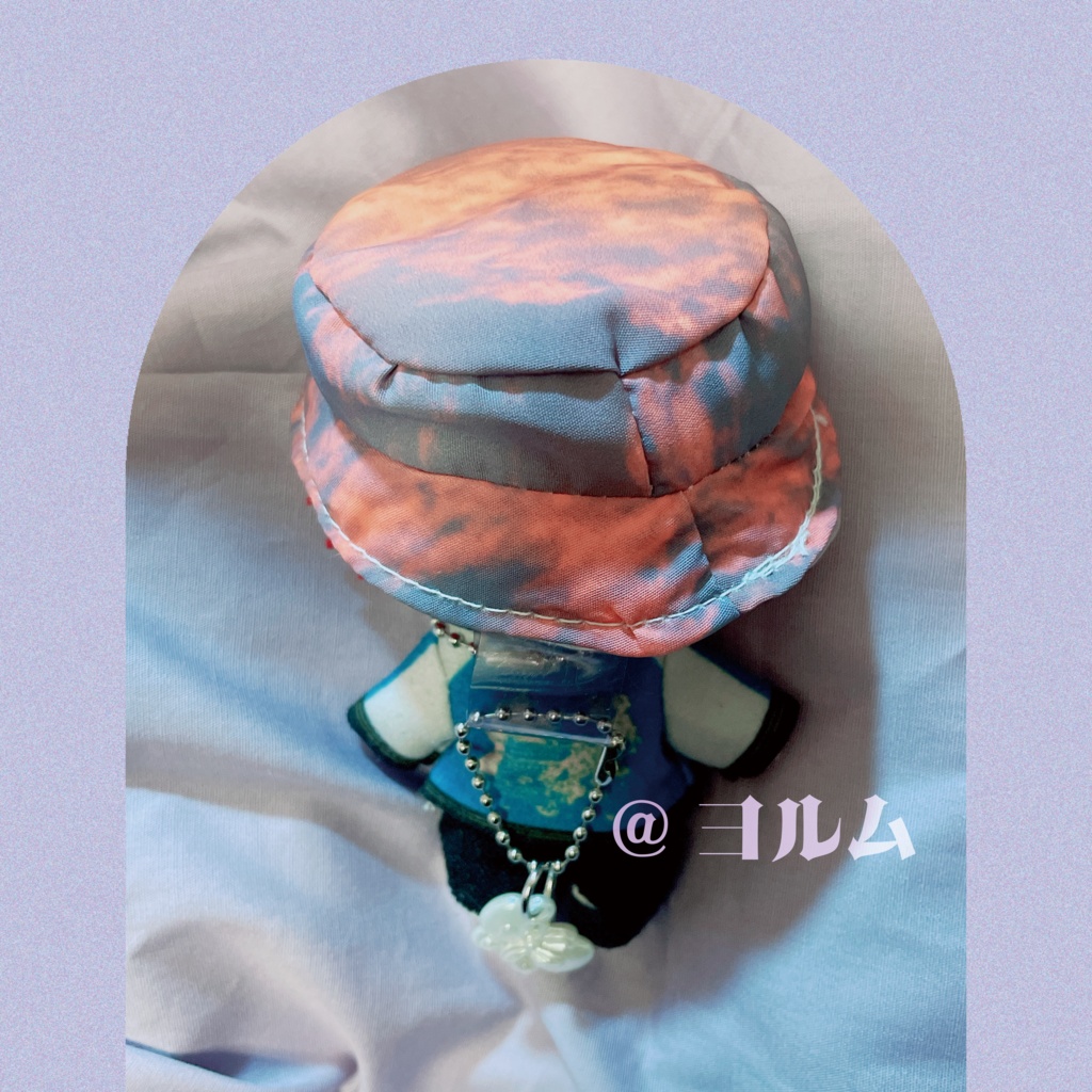 夕焼け色バケットハット 蝶のキーホルダー付 10cmぬい用