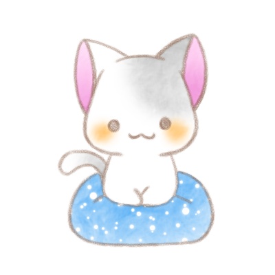 青いクッションとグレー柄猫さん。