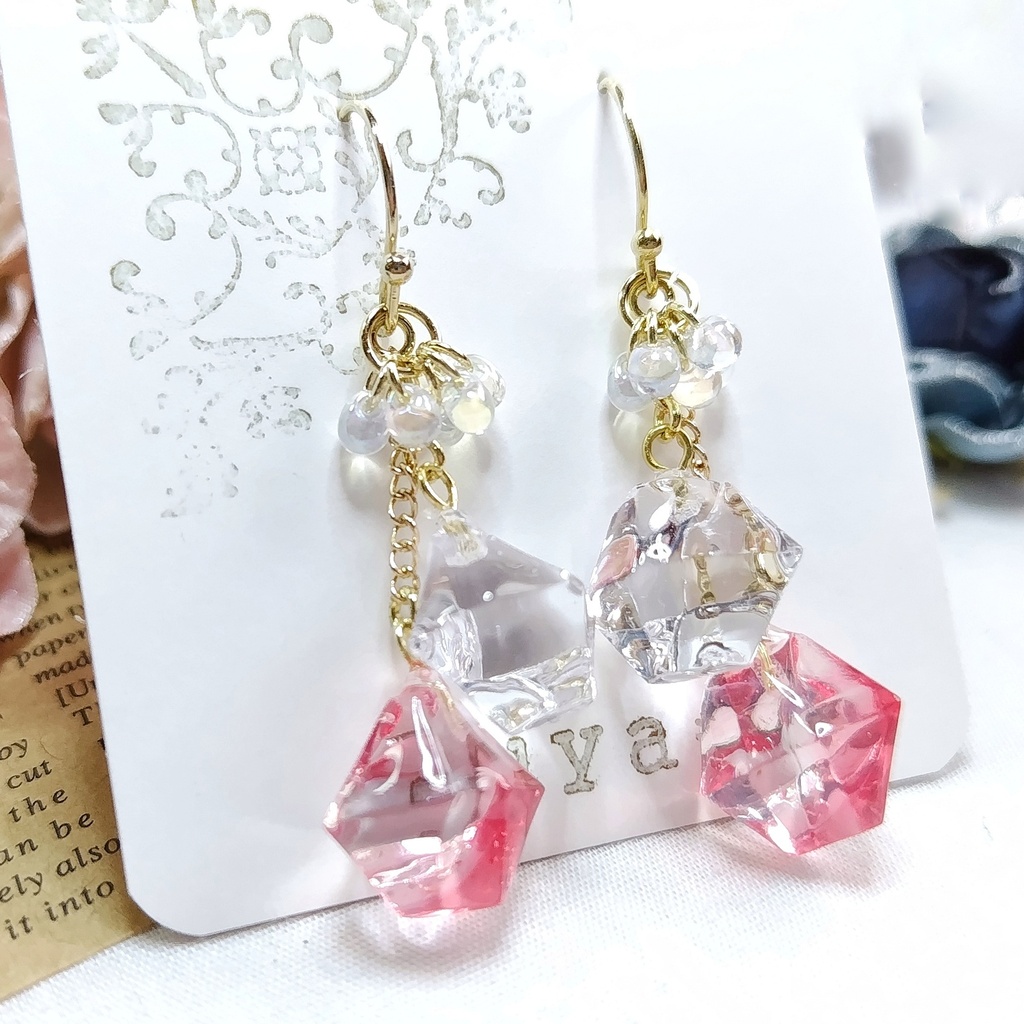 鉱石風ピアス(赤)