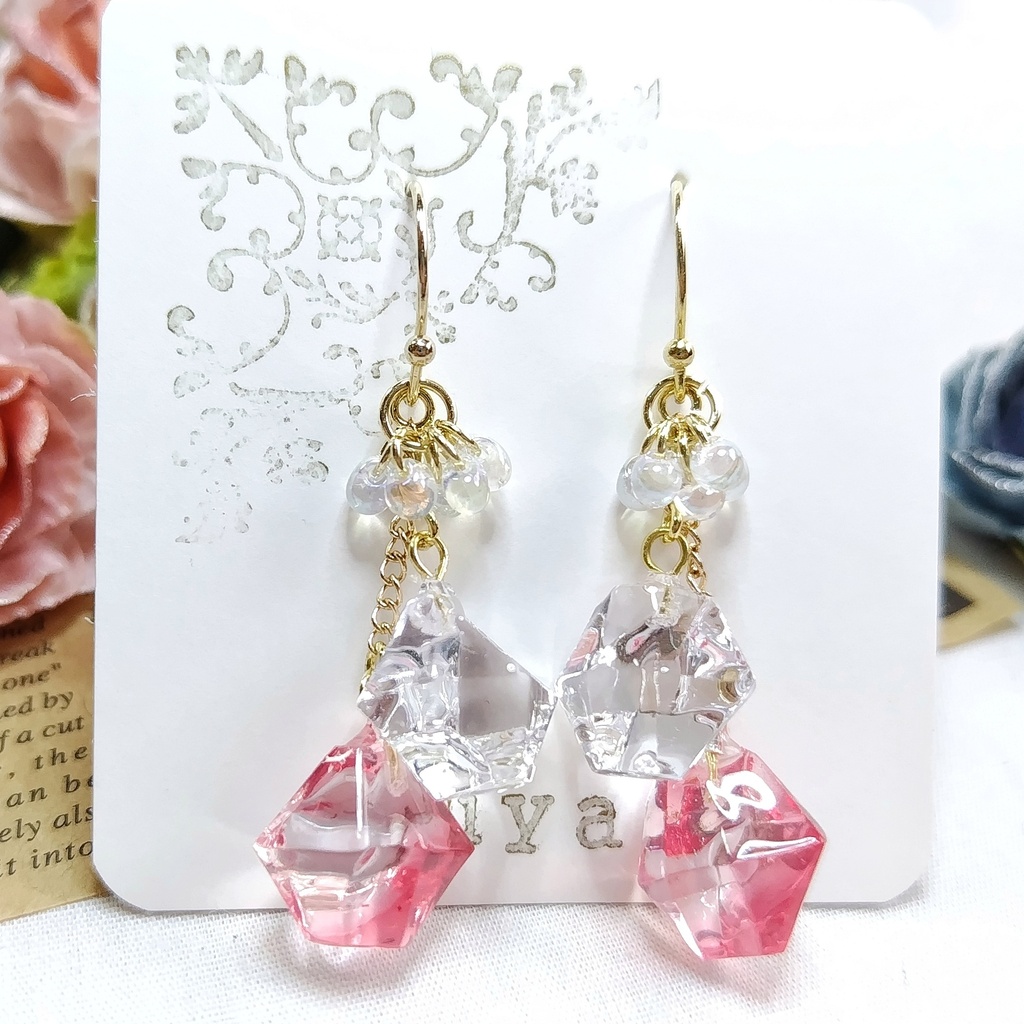 鉱石風ピアス(赤)