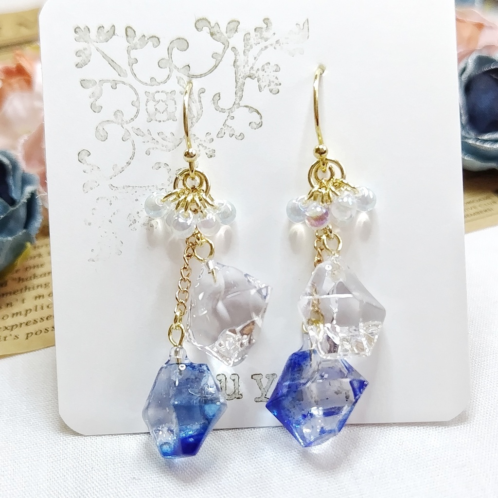 鉱石風ピアス(青)