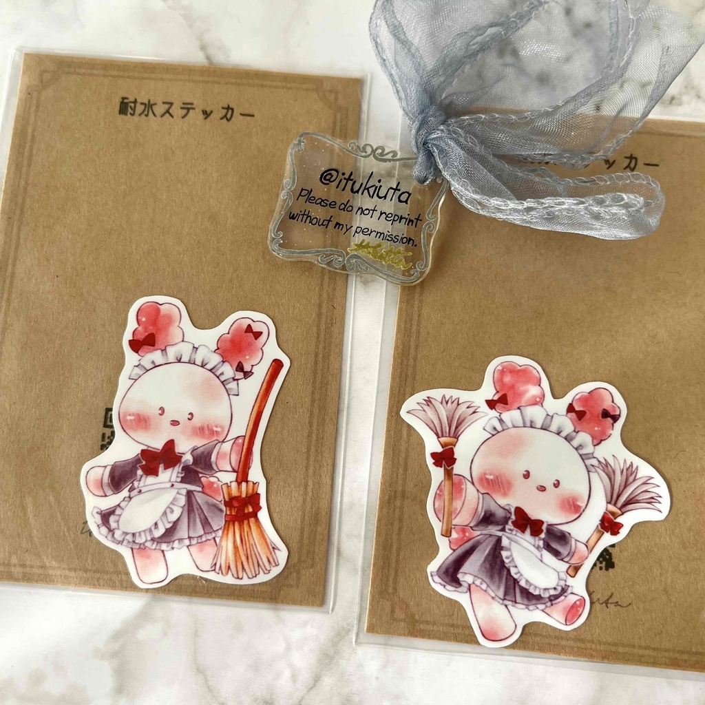 【耐水ステッカー】くまうさちゃんはスーパーメイド!