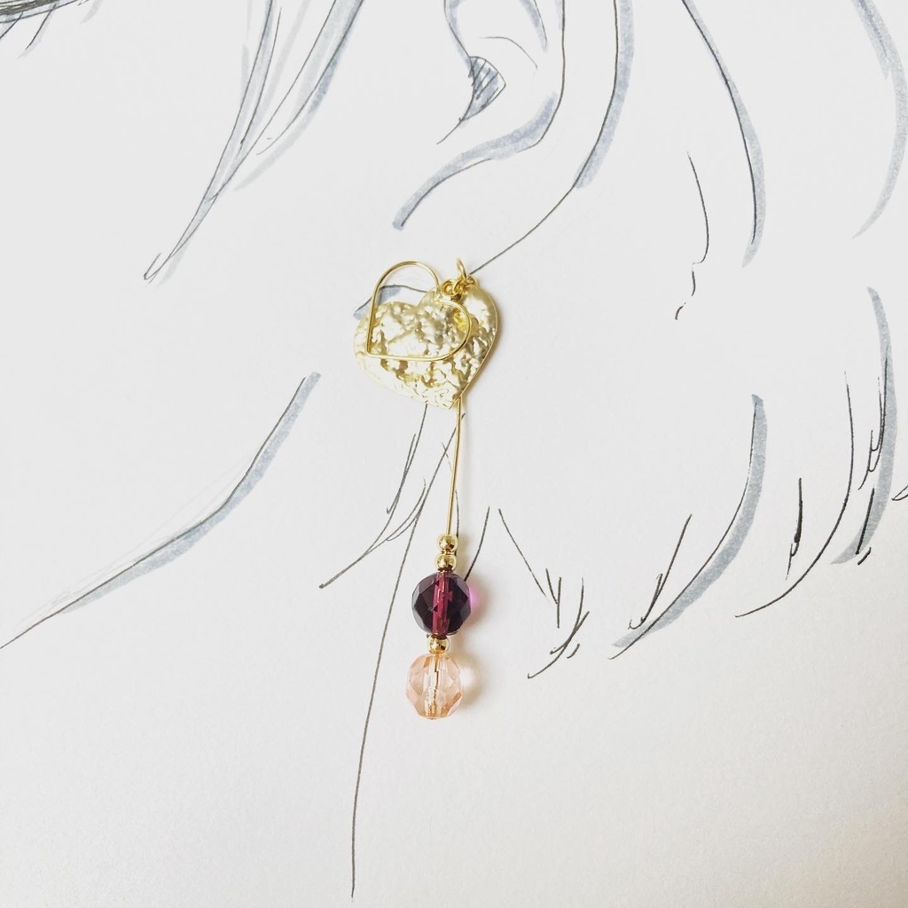 ハートモチーフのロングイヤーアクセサリー