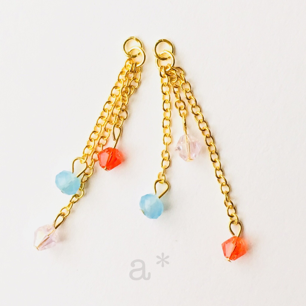 チェーンビーズのイヤーアクセサリー