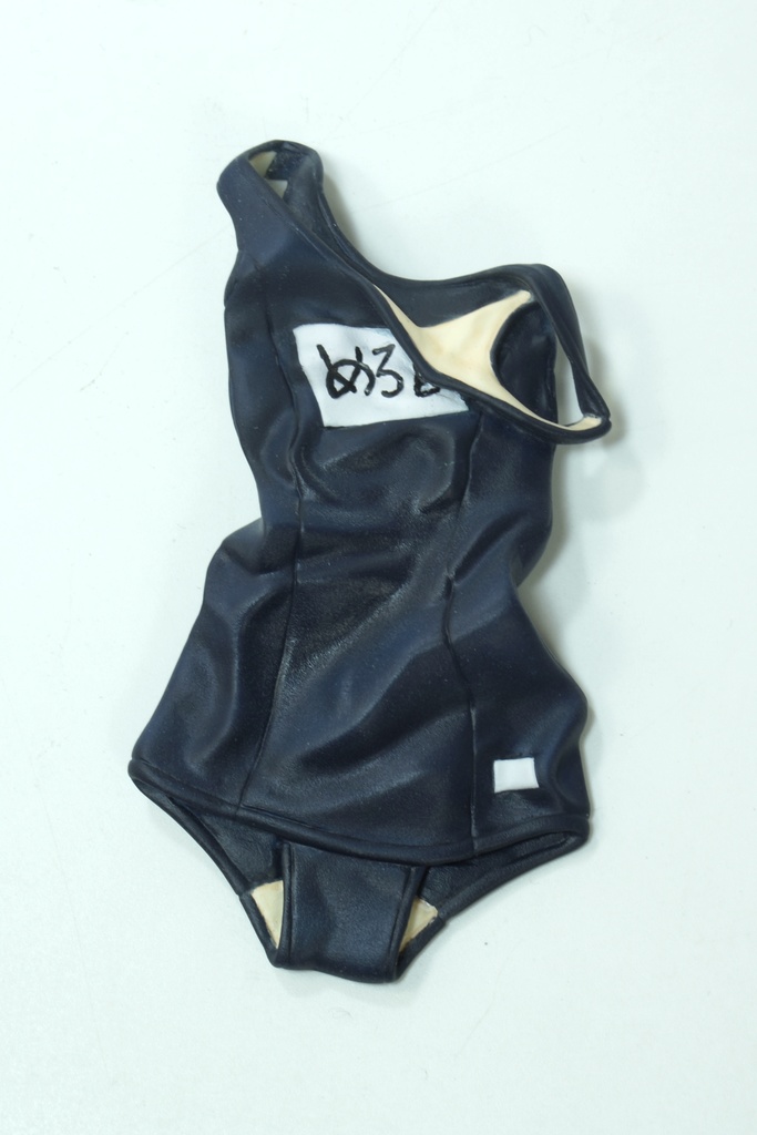 脱いだスク水のフィギュア 〜脱いどるストッパー〜