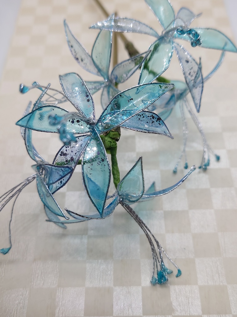 曼珠沙華の髪飾り-水-