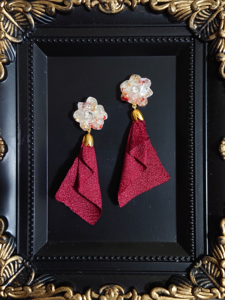 揃いの小華の耳飾り