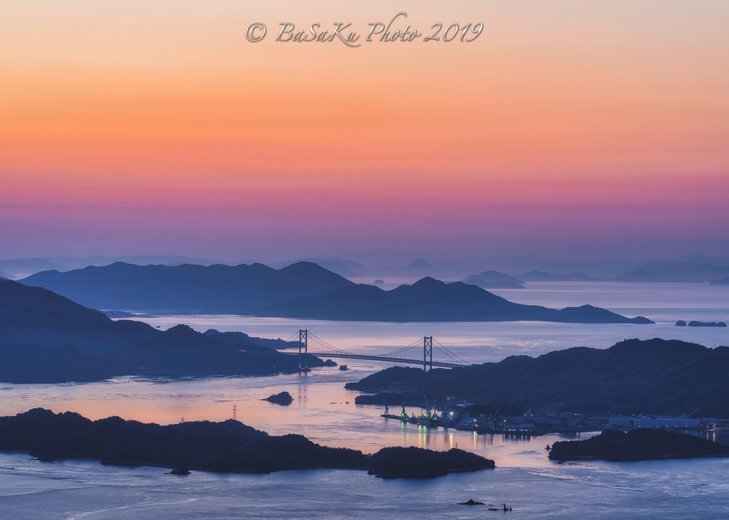夜明けの内海