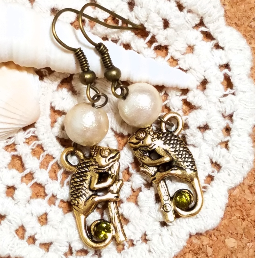 カメレオンピアス