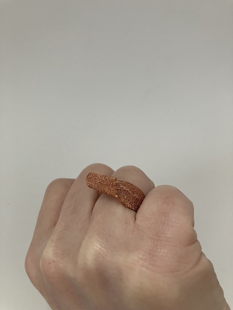 ねじり葉脈リング