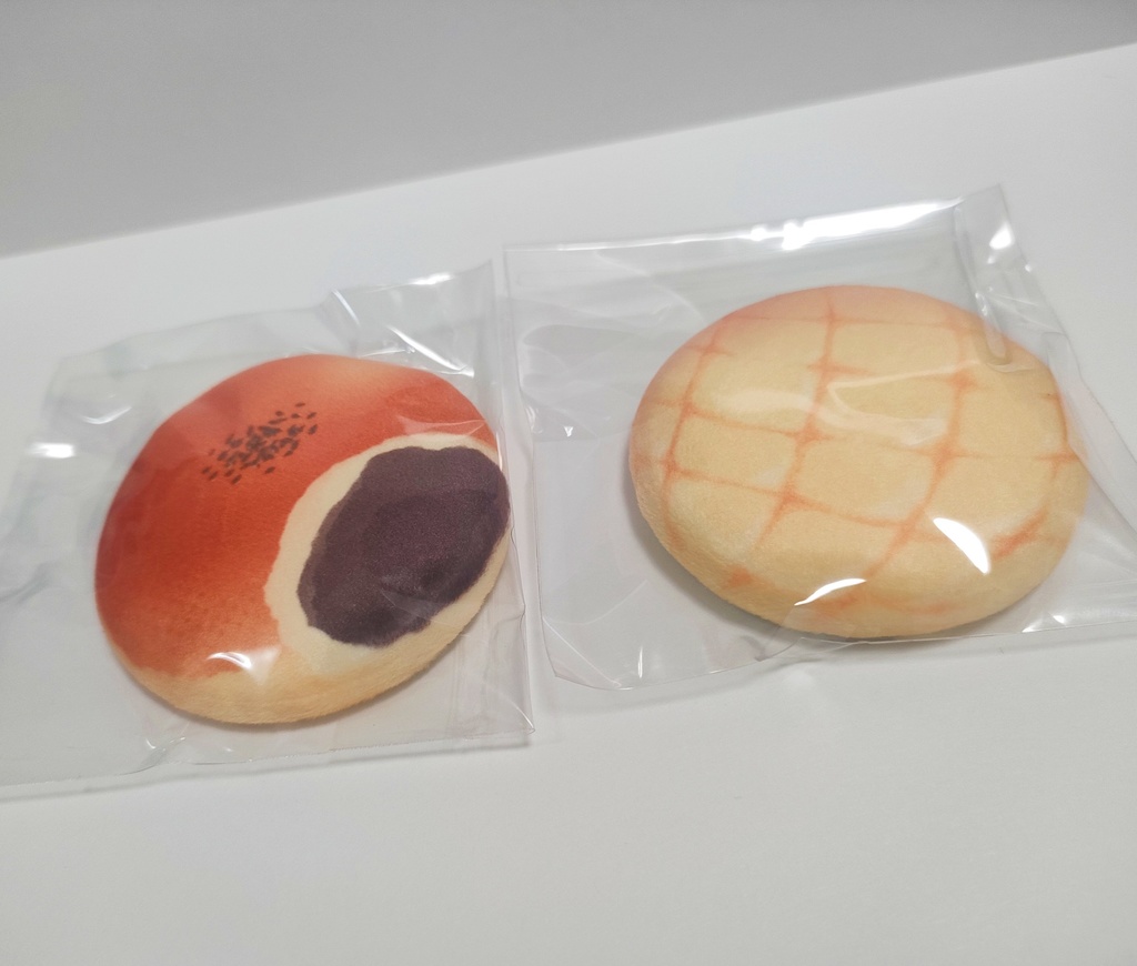 モチモチ立体パン缶バッジ