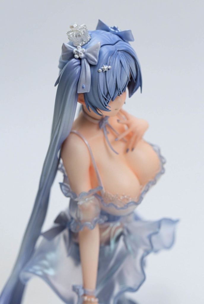 シンデレラ ガラスのプリンセス 胸像 勝利の女神:NIKKE 未塗装、未組立ガレージキット