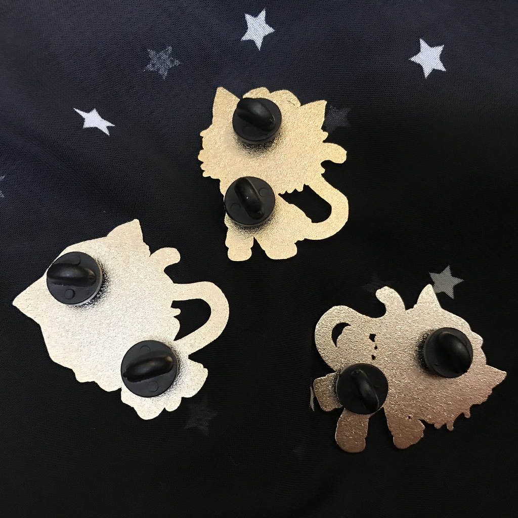 猫耳制服きらきらピンバッジ