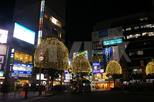 画像「夜の吉祥寺駅前」