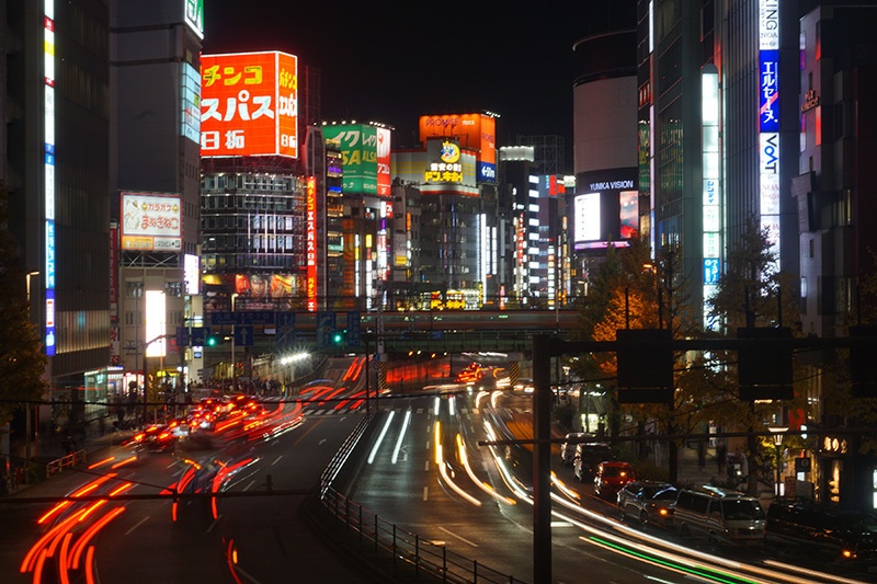 画像「夜の新宿西口大ガード」