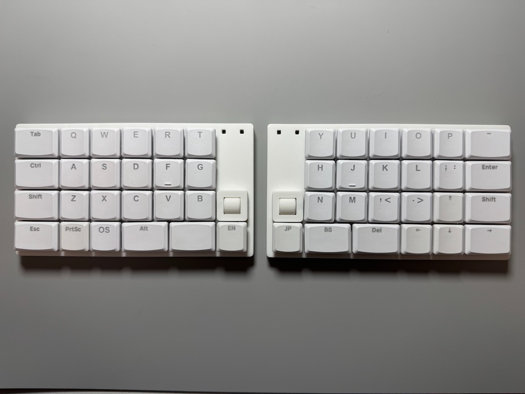 SplitMatrix50:左右分割とオーソリニア配列のワイヤレス50キー自作キーボード