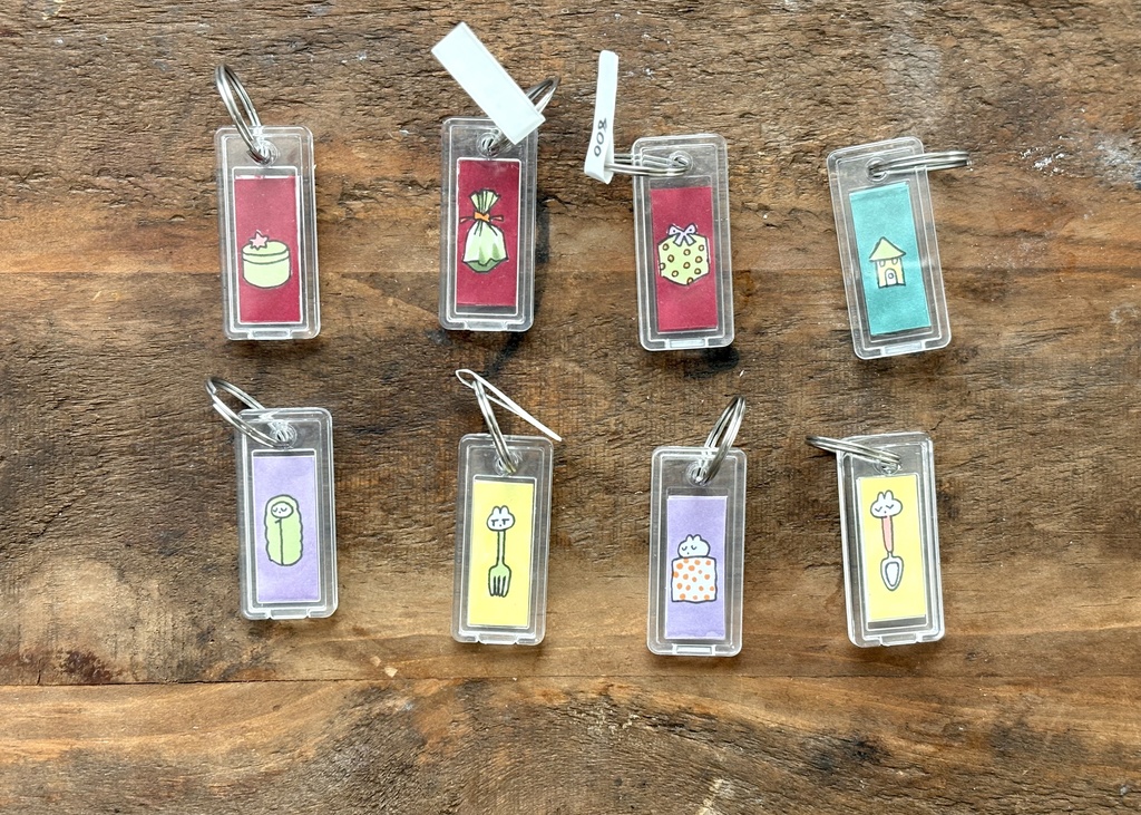 手描きキーホルダー(りょうめん)