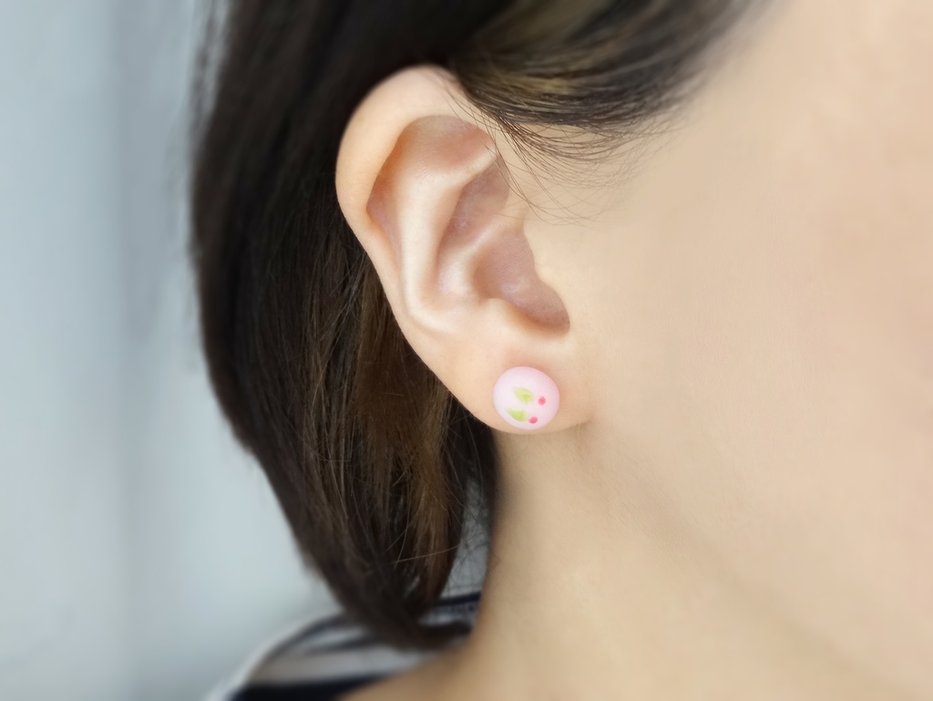 季節の和菓子【雪うさぎ】フェイク和菓子耳飾り