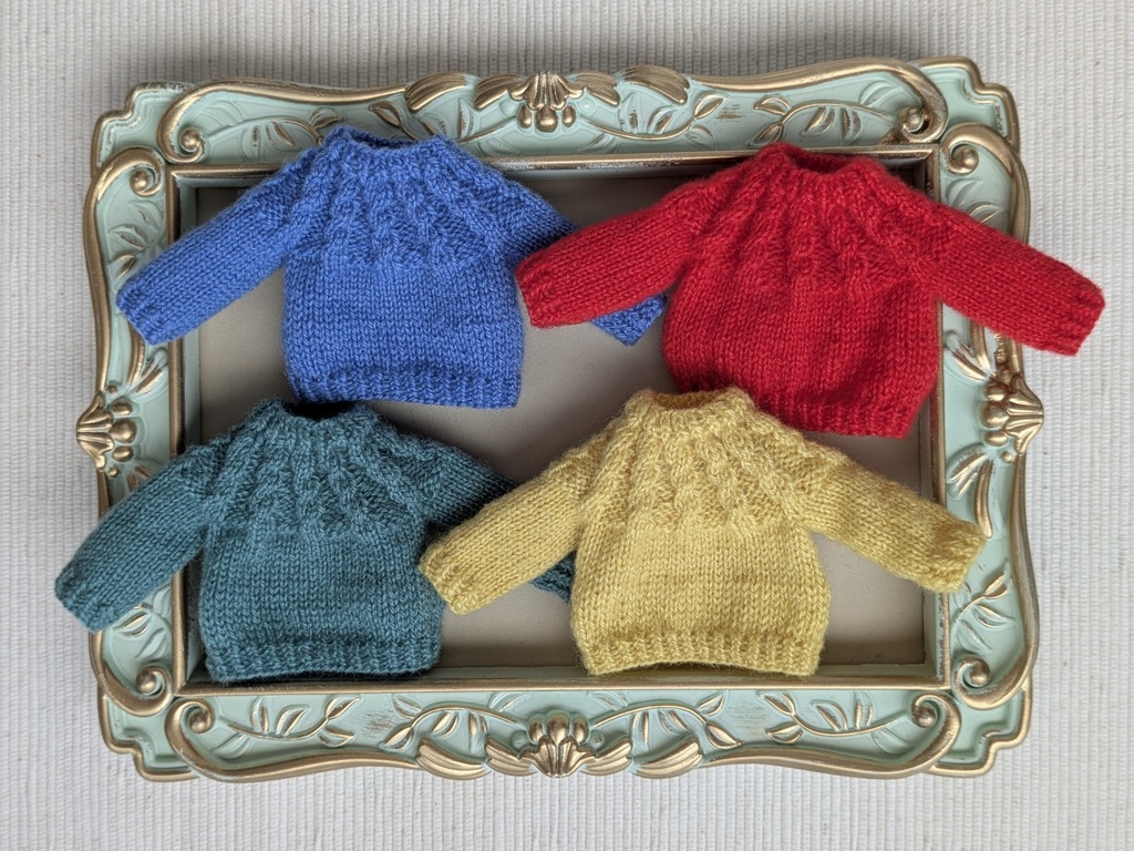 丸ヨークのカシミヤセーター