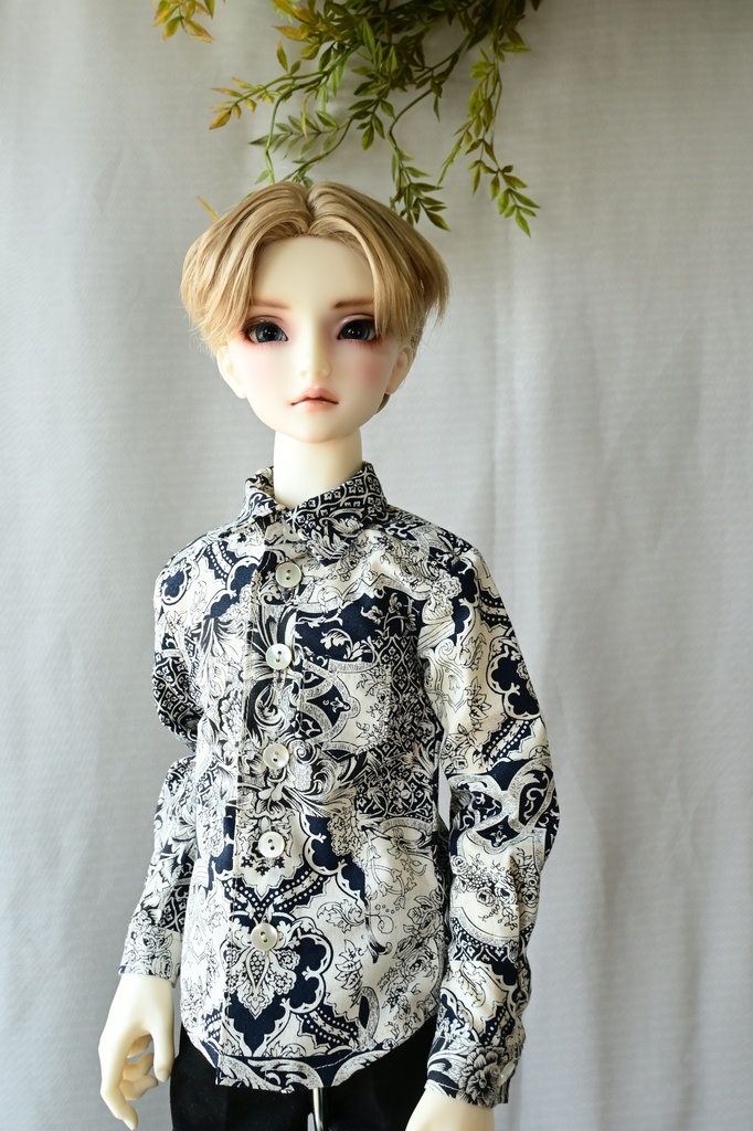 メンズシャツ『Black Ornate』1/3サイズ  Daylight