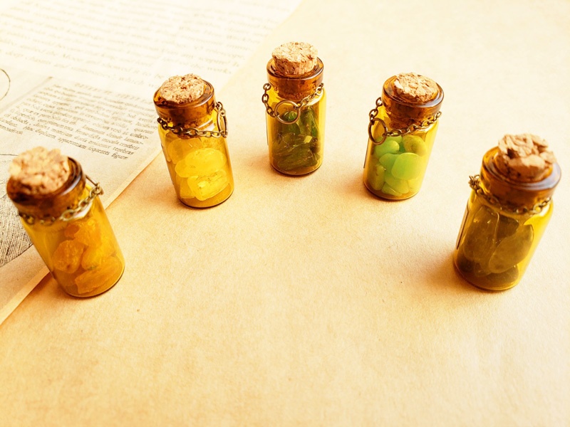 鉱石標本の小瓶【ペンダントトップ用】