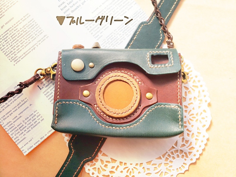 革製カメラ型カードケース 名刺入れ