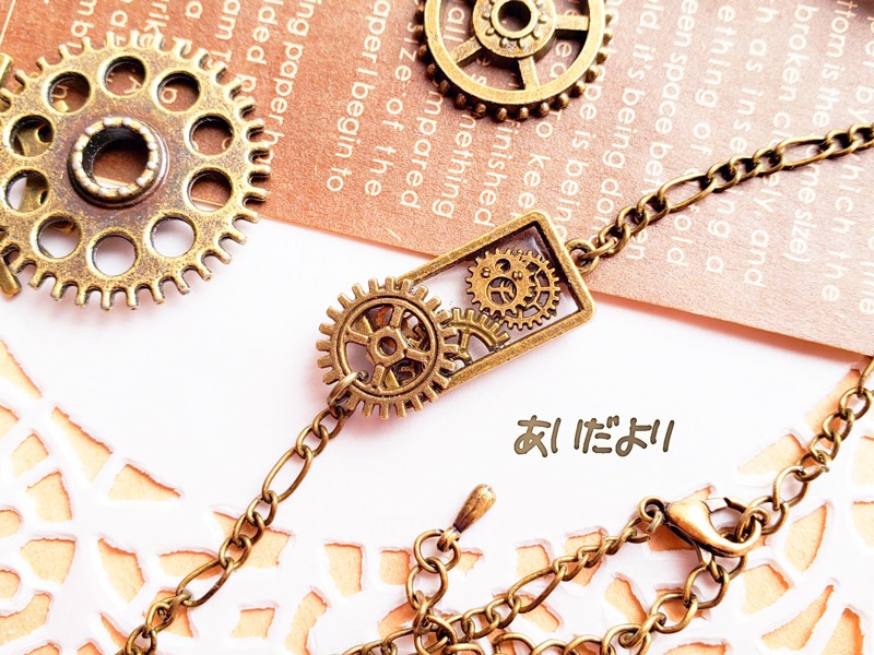 とても小さな歯車の首飾り　プチネックレス